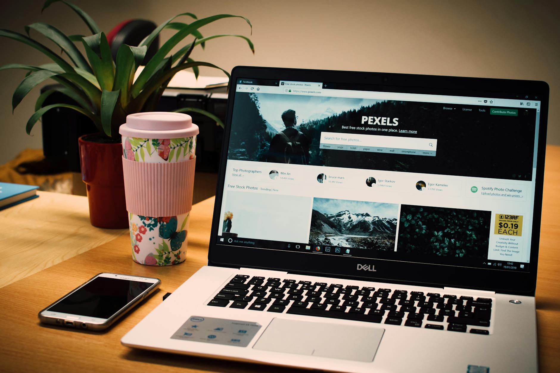 Layanan jasa pembuatan website profesional dan terpercaya di Maros untuk meningkatkan kehadiran online bisnis Anda dengan desain yang menarik dan fungsional