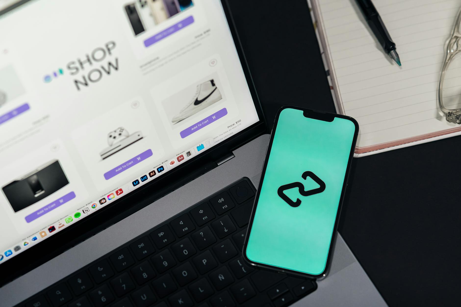 Desain website modern responsif untuk meningkatkan pengalaman pengguna dan meningkatkan visibilitas online bisnis Anda